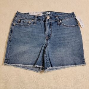 NWT Seven7 Ladies Weekend Denim Short, 5" Inseam